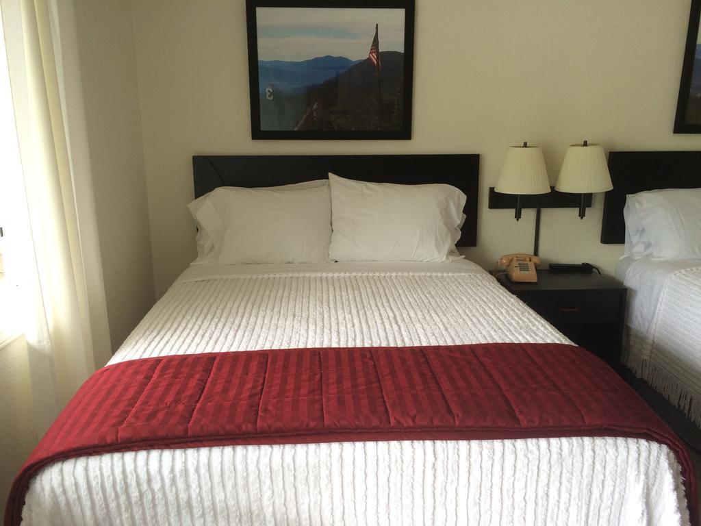 Cardinal Inn Maggie Valley Chambre photo