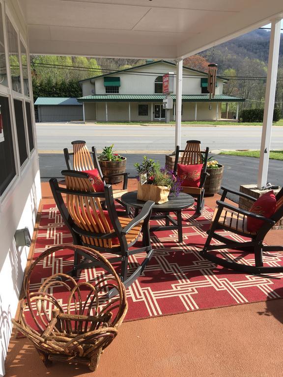 Cardinal Inn Maggie Valley Extérieur photo