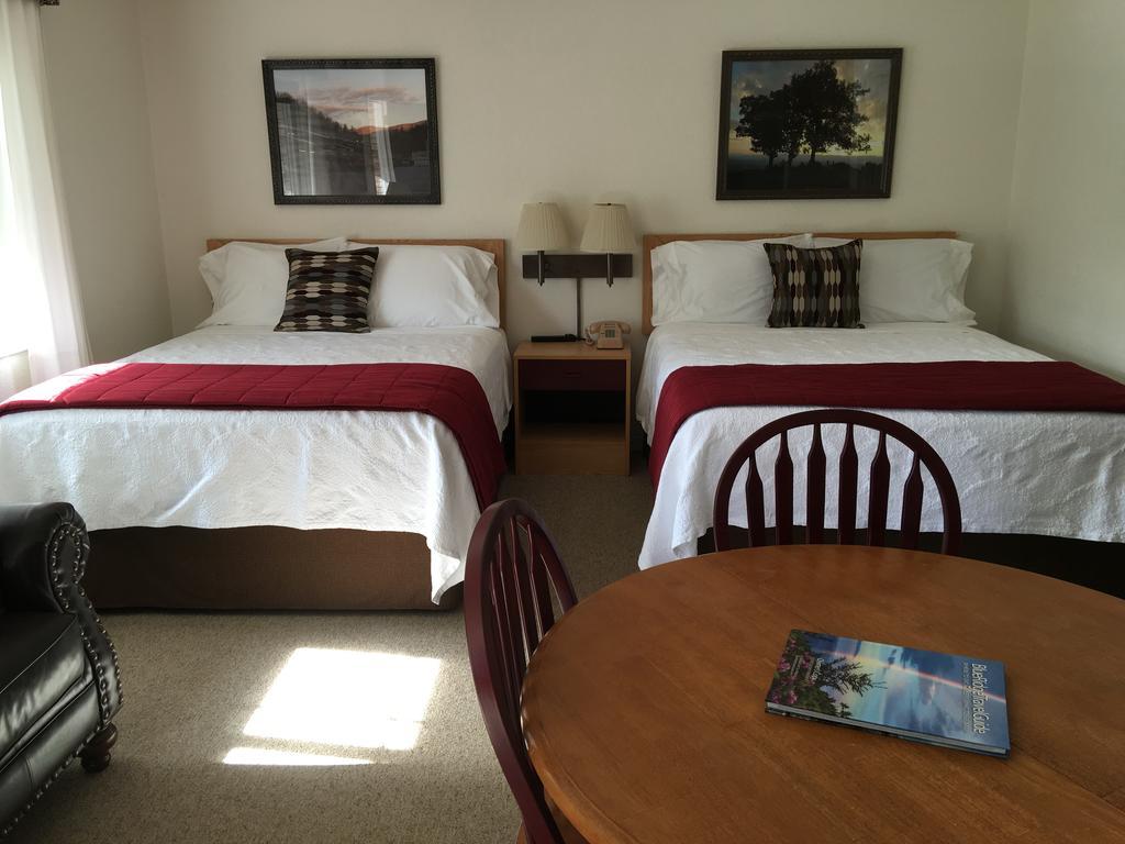 Cardinal Inn Maggie Valley Extérieur photo